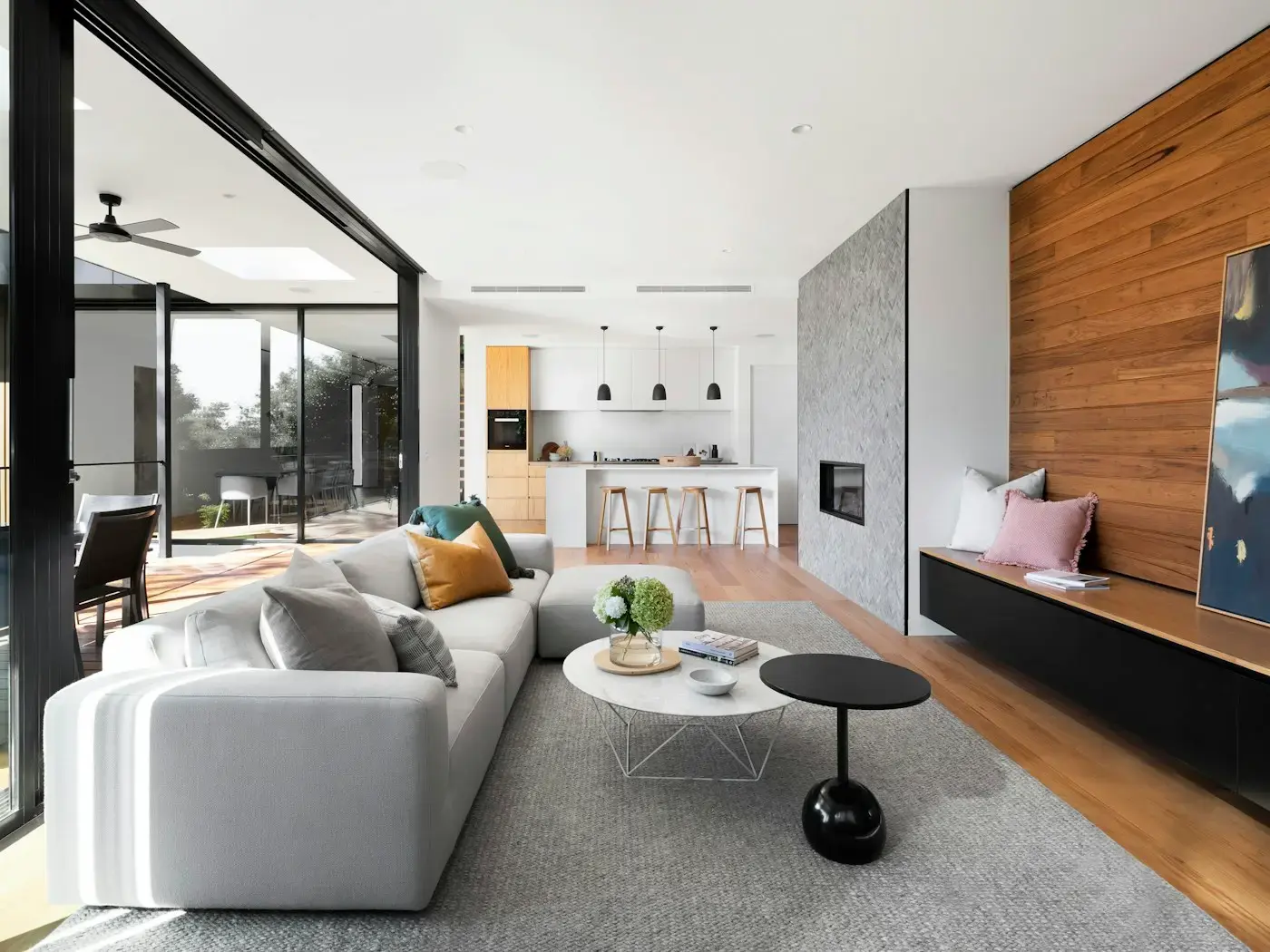 ห้องหลังรีโนเวทและตกแต่งใหม่